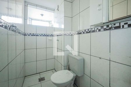 Banheiro de apartamento para alugar com 1 quarto, 45m² em Jardim Sabará, Porto Alegre