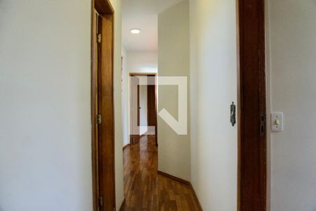 Corredor de apartamento à venda com 3 quartos, 155m² em Caiçaras, Belo Horizonte