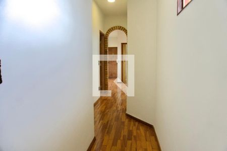 Corredor de apartamento à venda com 3 quartos, 155m² em Caiçaras, Belo Horizonte