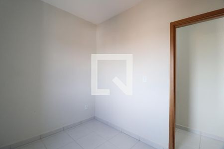Quarto 1 de apartamento para alugar com 2 quartos, 52m² em Residencial Integração, Uberlândia