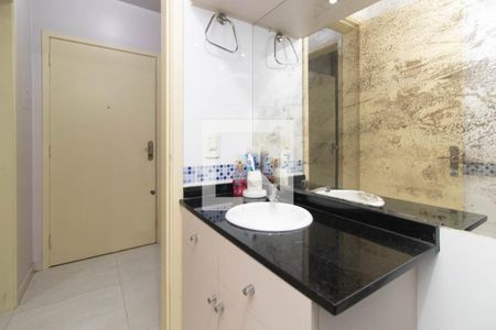 Banheiro de apartamento para alugar com 1 quarto, 43m² em Santa Tereza, Porto Alegre