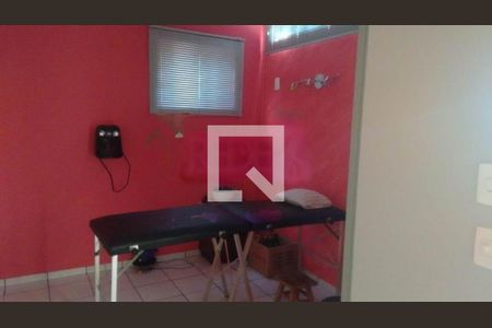 Casa à venda com 3 quartos, 240m² em Parque São Quirino, Campinas