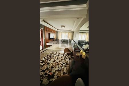 Casa à venda com 4 quartos, 250m² em Vila Marieta, Campinas