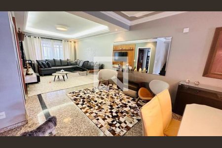Casa à venda com 4 quartos, 250m² em Vila Marieta, Campinas