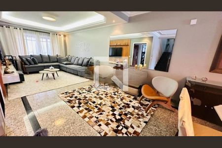 Casa à venda com 4 quartos, 250m² em Vila Marieta, Campinas