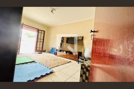 Casa à venda com 4 quartos, 250m² em Vila Marieta, Campinas