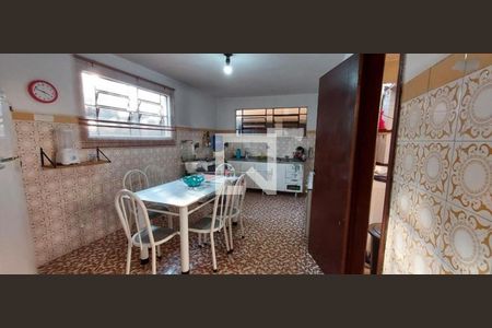 Casa à venda com 4 quartos, 140m² em Vila Nova Teixeira, Campinas
