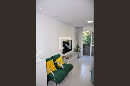 Apto. Mobiliado - Detalhe - Sala e Sala de Jantar de apartamento para alugar com 2 quartos, 55m² em Jardim Santa Lucrecia, São Paulo