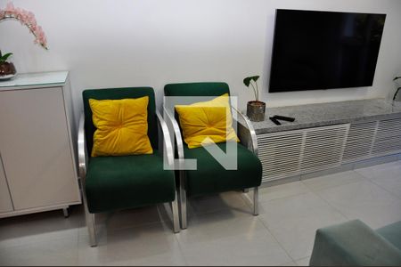 Apto. Mobiliado - Detalhe - Sala e Sala de Jantar de apartamento para alugar com 2 quartos, 55m² em Jardim Santa Lucrecia, São Paulo