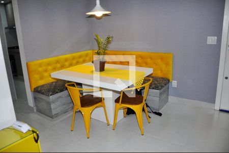 Apto. Mobiliado - Detalhe - Sala e Sala de Jantar de apartamento para alugar com 2 quartos, 55m² em Jardim Santa Lucrecia, São Paulo