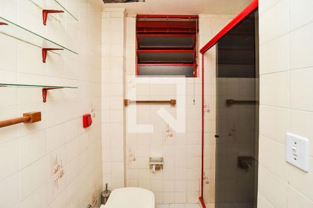 Banheiro de apartamento à venda com 1 quarto, 53m² em Jardim São Pedro, Porto Alegre