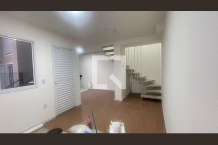 Casa de Condomínio para alugar com 2 quartos, 60m² em Jardim dos Pereiras (caucaia do Alto), Cotia