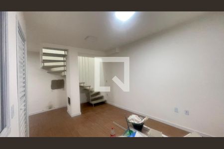 Sala de casa de condomínio para alugar com 2 quartos, 60m² em Jardim dos Pereiras (caucaia do Alto), Cotia