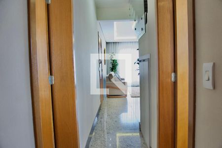 Corredor de apartamento para alugar com 3 quartos, 140m² em Calafate, Belo Horizonte