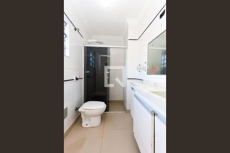 Banheiro de casa para alugar com 2 quartos, 160m² em Jardim Catanduva, São Paulo