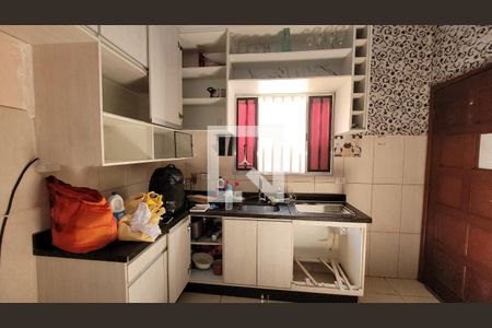 Cozinha de casa para alugar com 2 quartos, 125m² em Jardim do Vale, Itaquaquecetuba