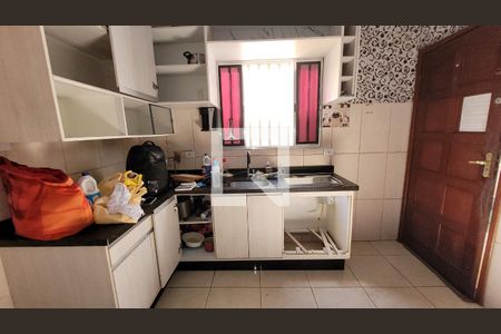 Cozinha de casa para alugar com 2 quartos, 125m² em Jardim do Vale, Itaquaquecetuba