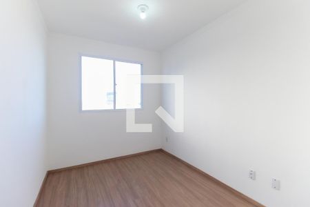 Quarto 2 de apartamento para alugar com 2 quartos, 41m² em Jardins Recanto das Rosas, São Paulo