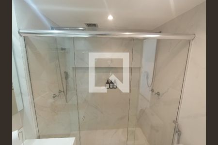 Banheiro Suite  de kitnet/studio à venda com 1 quarto, 30m² em Barra da Tijuca, Rio de Janeiro