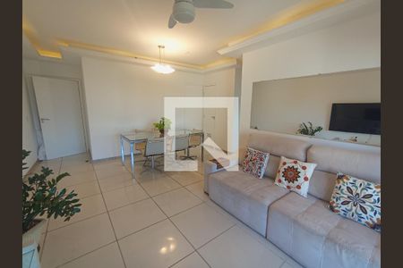 Sala  e sala de jantar de apartamento à venda com 1 quarto, 70m² em Barra da Tijuca, Rio de Janeiro