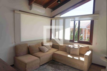 Sala de TV de casa de condomínio para alugar com 4 quartos, 309m² em Alphaville, Santana de Parnaíba