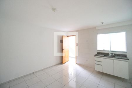 Sala e cozinha de apartamento para alugar com 1 quarto, 40m² em Penha de França, São Paulo