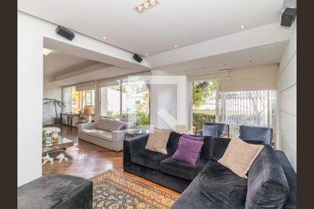 Casa à venda com 5 quartos, 318m² em Pacaembu, São Paulo