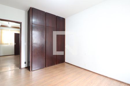 Quarto 1 de apartamento para alugar com 3 quartos, 179m² em Saraiva, Uberlândia