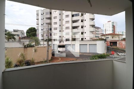 Sacada de apartamento para alugar com 3 quartos, 179m² em Saraiva, Uberlândia