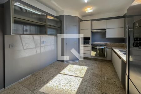 Apartamento para alugar com 3 quartos, 185m² em Belvedere, Belo Horizonte