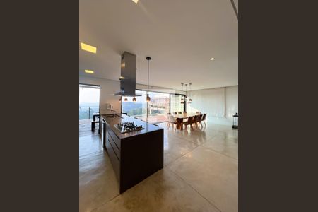 Sala de casa de condomínio à venda com 3 quartos, 308m² em Alphaville, Santana de Parnaíba