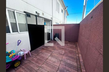 Casa de Condomínio para alugar com 2 quartos, 63m² em Vila Colorado, Suzano