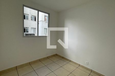 Quarto de apartamento para alugar com 2 quartos, 46m² em Mantiquira, Duque de Caxias