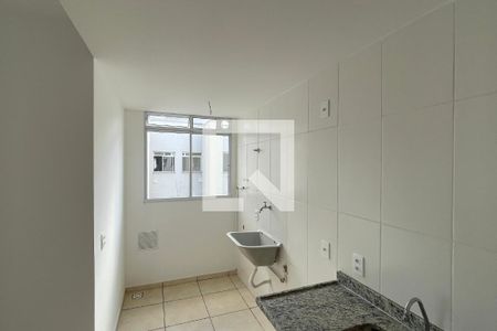 Cozinha de apartamento para alugar com 2 quartos, 46m² em Mantiquira, Duque de Caxias