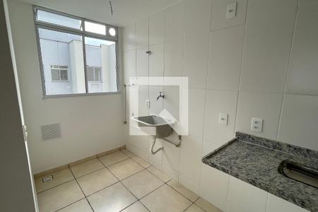 Cozinha de apartamento para alugar com 2 quartos, 46m² em Mantiquira, Duque de Caxias