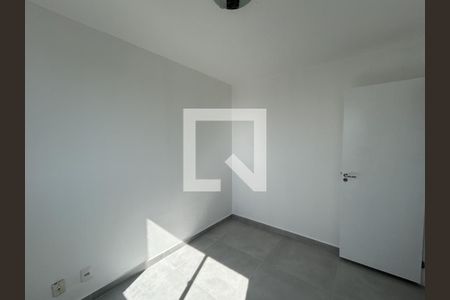 Quarto 1 de apartamento para alugar com 2 quartos, 47m² em Rocha Miranda, Rio de Janeiro