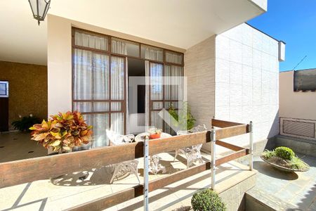 Varanda de casa à venda com 5 quartos, 280m² em Indaiá, Belo Horizonte