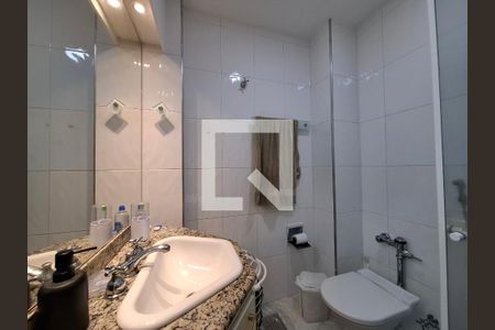 Banheiro  de apartamento à venda com 1 quarto, 40m² em Flamengo, Rio de Janeiro