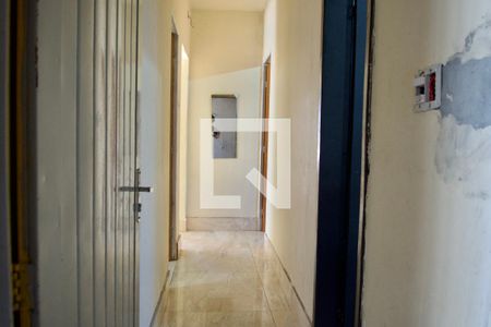 Corredor de casa para alugar com 3 quartos, 75m² em Carlos Prates, Belo Horizonte