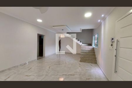 Sala de casa para alugar com 3 quartos, 300m² em Olinda, Nilópolis