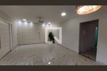 Sala de casa para alugar com 3 quartos, 300m² em Olinda, Nilópolis
