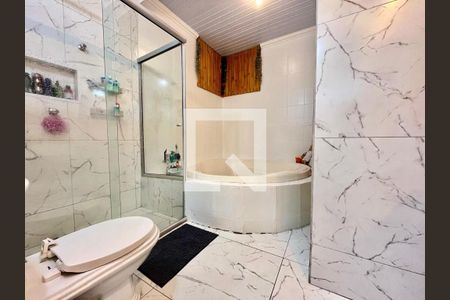 Banheiro de casa à venda com 3 quartos, 110m² em São José, Canoas