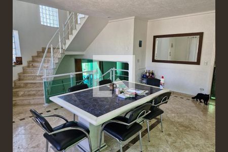 Casa de Condomínio à venda com 5 quartos, 293m² em Horto Florestal, São Paulo