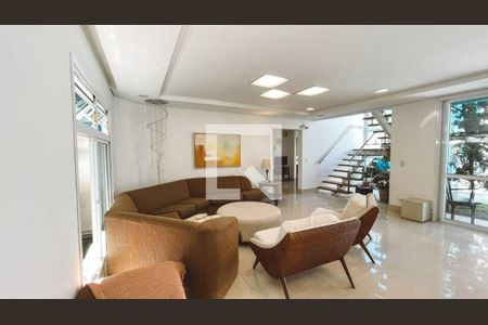 Casa à venda com 4 quartos, 381m² em Jardim Sao Bento, São Paulo