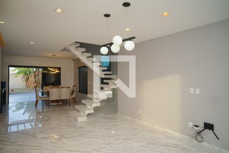 Sala de casa para alugar com 4 quartos, 230m² em Itaipuaçu, Maricá