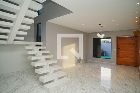 Sala de casa para alugar com 4 quartos, 230m² em Itaipuaçu, Maricá