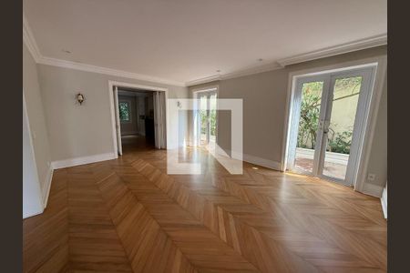 Casa à venda com 4 quartos, 520m² em Pacaembu, São Paulo