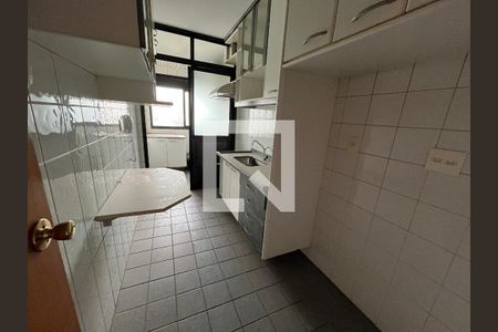 Cozinha de apartamento à venda com 2 quartos, 58m² em Santo Amaro, São Paulo