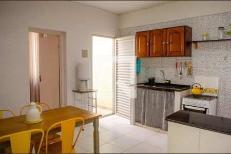 Cozinha 1 de casa à venda com 5 quartos, 432m² em Setor Aeroporto, Goiânia