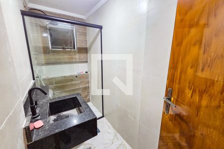 Banheiro de kitnet/studio para alugar com 2 quartos, 39m² em Aviação, Praia Grande